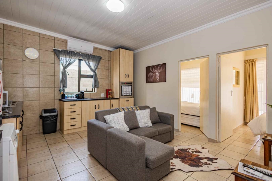 To Let 2 Bedroom Property for Rent in Oakdale Western Cape